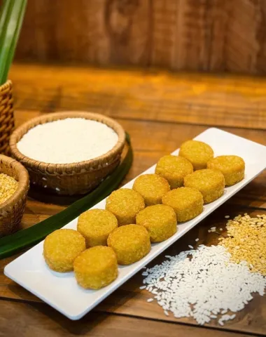 Món Ăn Tại Nhà Hàng Lữ Gia – Đa Dạng Hương Vị, Nổi Bật Bò Nướng Ngói, Sôi Chiên Và Chả Đùm